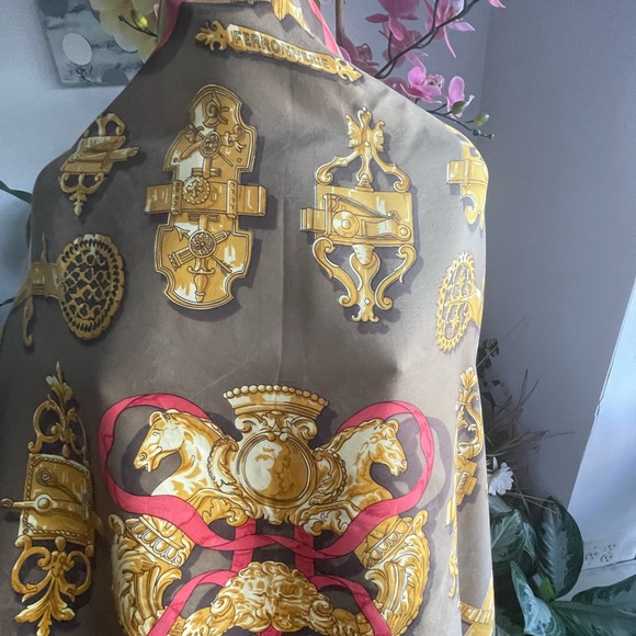 Authentic Hermès Ferronnerie Silk Dcarf. - Picture 8 of 16